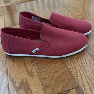 NWOT Red TOM’S 7 1/2